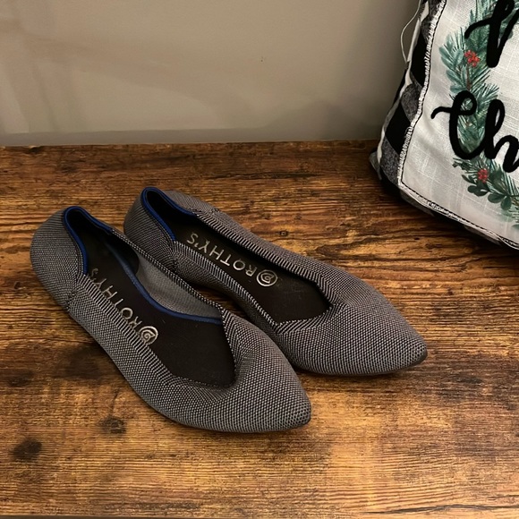 Size 8 Rothy's worn a couple of times - Picture 1 of 1